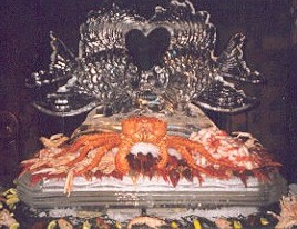 Ice Matters - Kissing Angelfish on Back of 40 Inch Tray